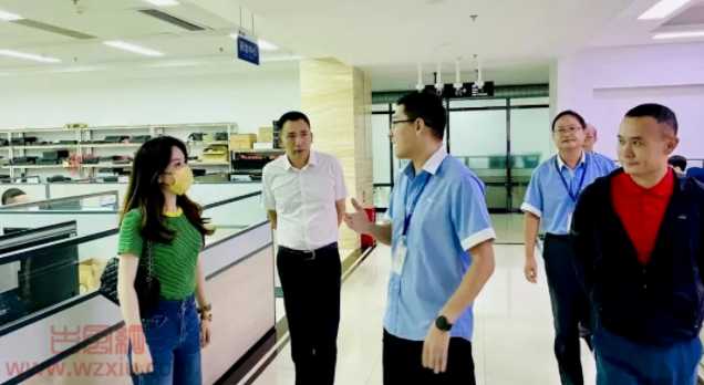 扬州女副局长的情色大瓜!婚房偷情副市长?网友:太会玩了! 第8张 扬州女副局长的情色大瓜!婚房偷情副市长?网友:太会玩了! 第8张